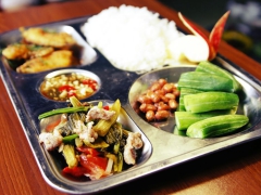 SUẤT ĂN CÔNG NGHIỆP DĨ AN BÌNH DƯƠNG 