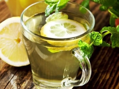 Lợi ích của việc sử dụng nước chanh ấm vào buổi sáng