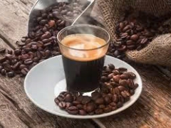 Uống cà phê hàng ngày có lợi hay hại?